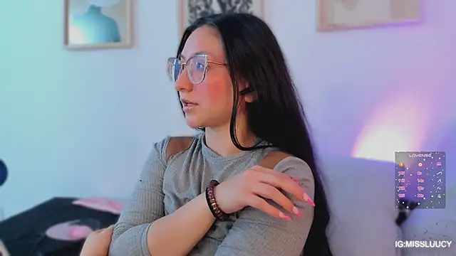 Chat +18 de lucy_neil ao vivo