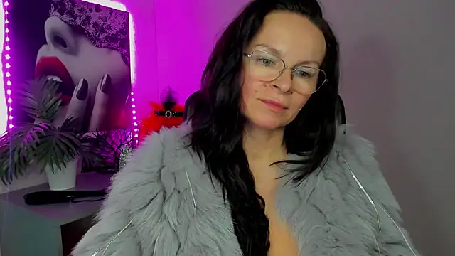 HelenLuxx: онлайн-секс-чат