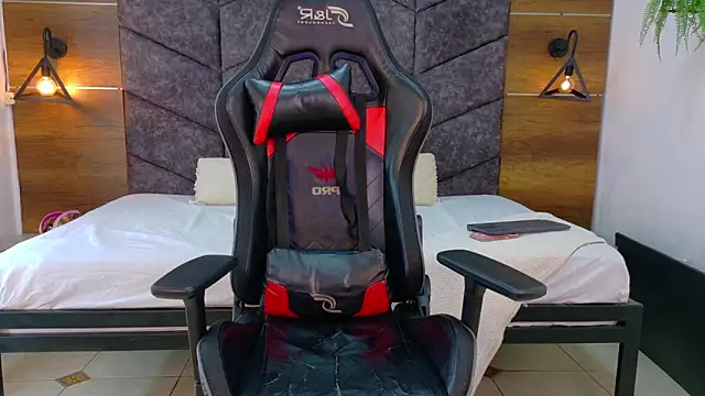 แชท XXX สดของ AnnieRouse__