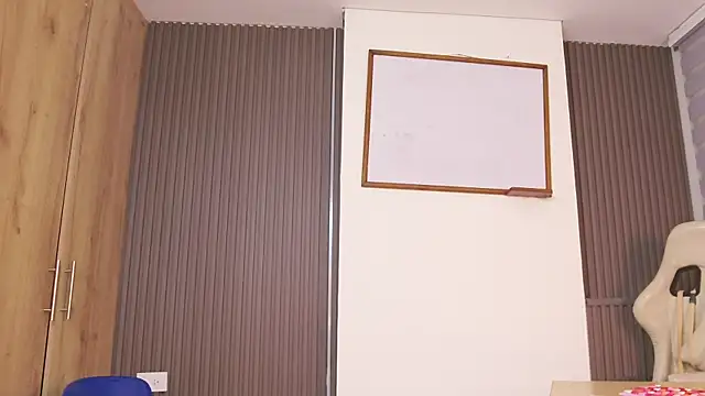 XXMILE Adlı Modelin Canlı XXX Sohbeti