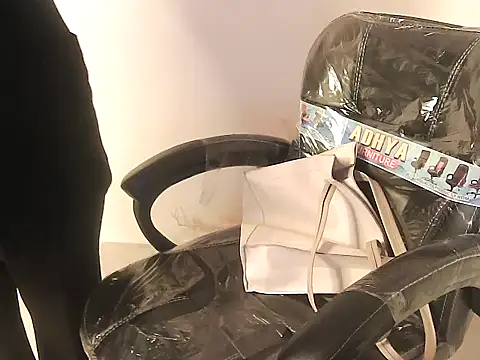 aish_a Adlı Modelin Web Kamerası Şovu