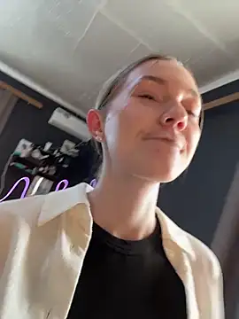 MilaMoone Live XXX Chat