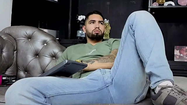 matteosantos: απευθείας συνομιλία ΧΧΧ