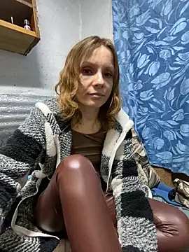 Anita-Smith Adlı Modelin Canlı XXX Sohbeti