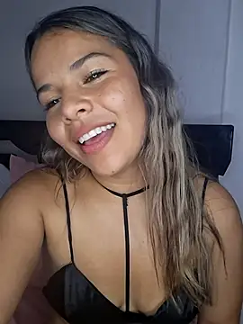 pamela_Tiny Adlı Modelin Canlı XXX Sohbeti