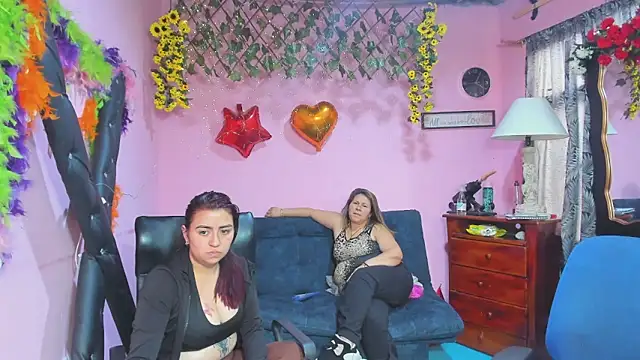 Chat +18 de lesbiancuple ao vivo