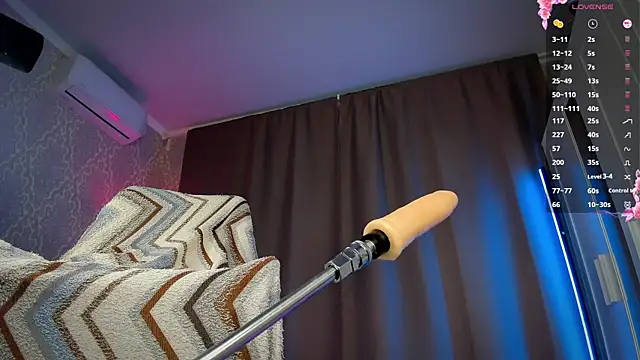 Juicy_Vikki élő XXX-chatje