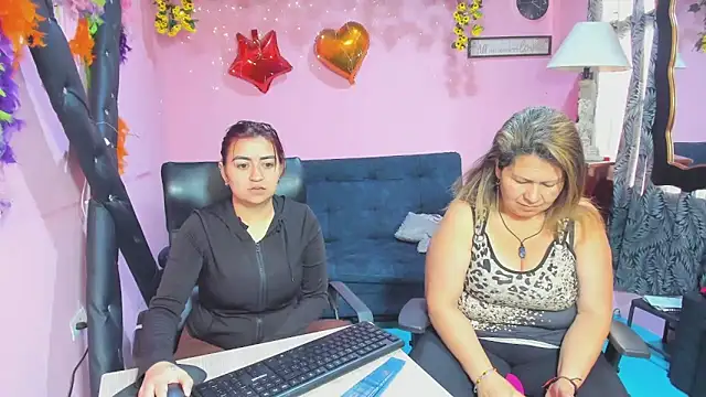Chat +18 de lesbiancuple ao vivo