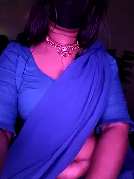 Živý XXX chat Idhika-Paul