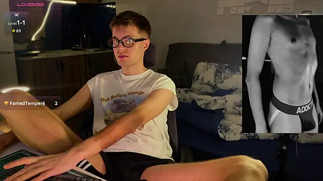 Chat XXX Live Leonnextdoor