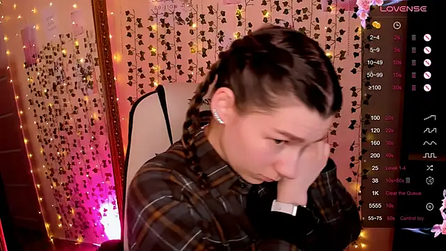 แชท XXX สดของ LinaBlossom_