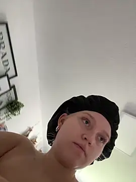 Chatroom XXX en direct de EmmiPemmi