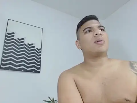 BradKamil Chat XXX in diretta