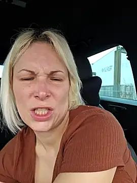 دردشة Sunny-Sin الجنسية المباشرة