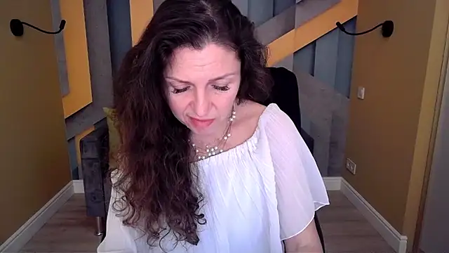 Chatroom XXX en direct de EllaLong