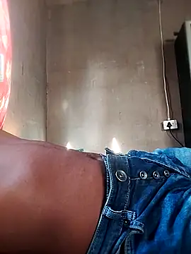 LaneYam 在線直播表演