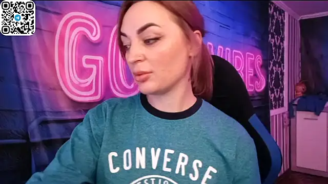 Show modela Vellora_ na web-kameri