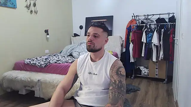 Tiberius_hunk Obrolan Langsung XXX