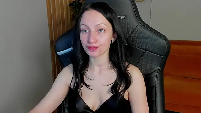 NaomiBlakes Chat XXX in diretta