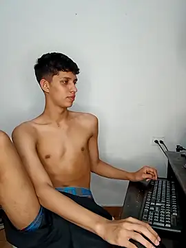 Alayn_sexy_ayes Show Webcam