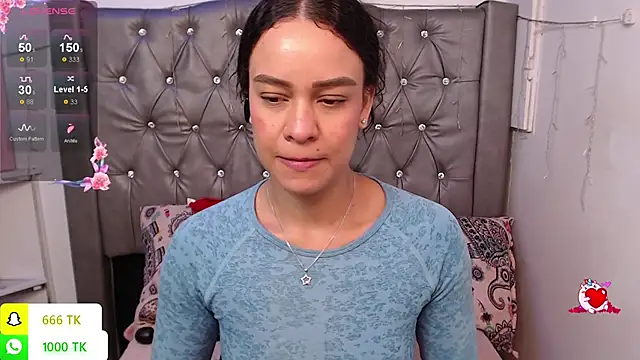 LAILAGUMMYのライブXXXチャット