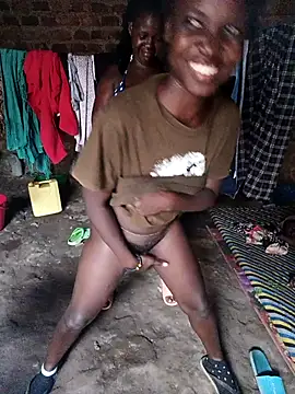 holygrail001: διαδικτυακό σόου στην κάμερα