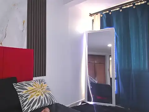 emagarcia Adlı Modelin Canlı XXX Sohbeti