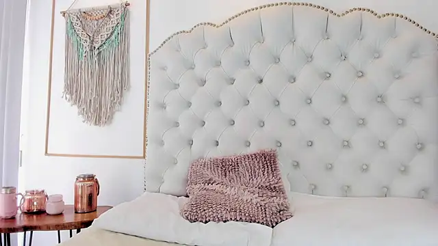 Sara_funy Adlı Modelin Canlı XXX Sohbeti