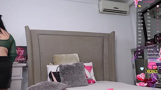 LexyRene: онлайн-секс-чат