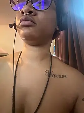 Онлайн чат XXX nickytheehawtie