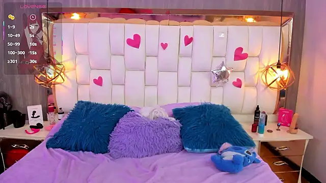 Foxxy_Doll élő XXX-chatje