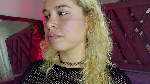 Haelycute Chat XXX live