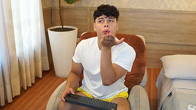 Ethan_occonor: απευθείας συνομιλία ΧΧΧ