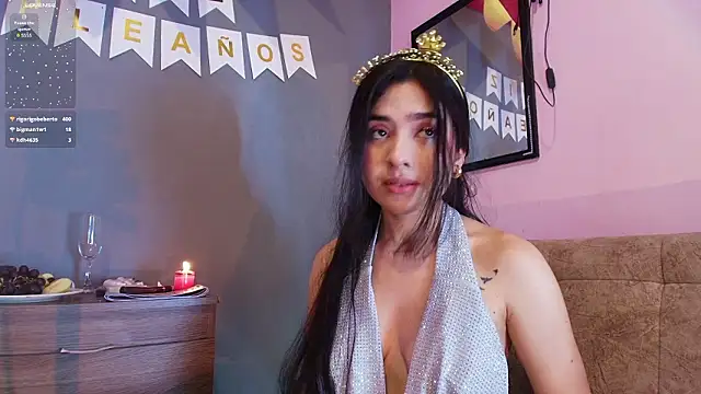 XXX chat uživo modela adara_johnson__