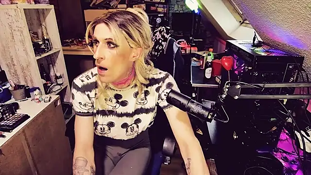 Manu3li: απευθείας συνομιλία ΧΧΧ