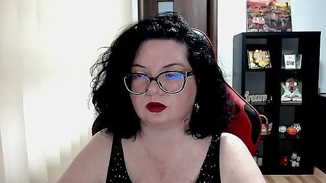 Chat +18 de MissTroublle ao vivo