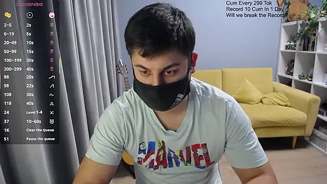 Show modela Tomguys na web-kameri