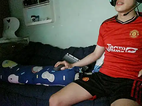 boyhigh1997: онлайн-секс-чат