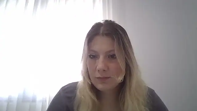 Chat XXX en directo de Foxy_Bright