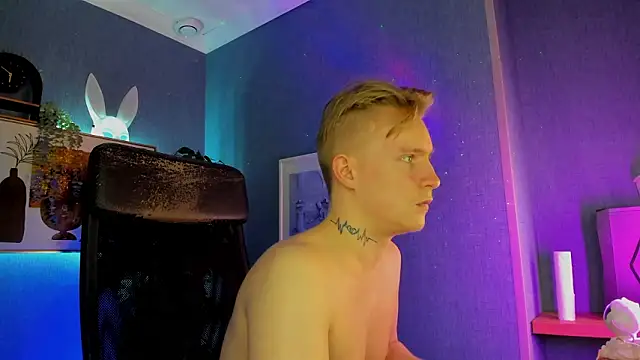 AlexxSweet: вебкам-шоу