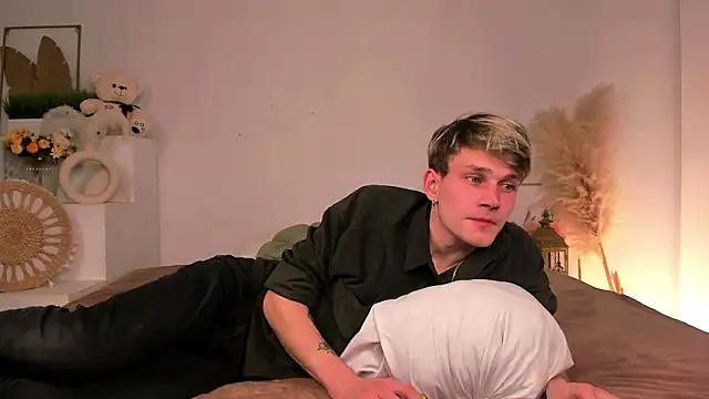 Volan_Starts: вебкам-шоу