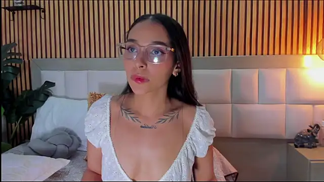 Chatroom XXX en direct de Roseaurora