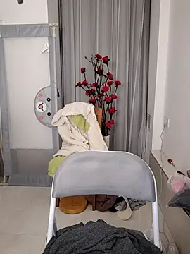 nini10052025: онлайн-секс-чат