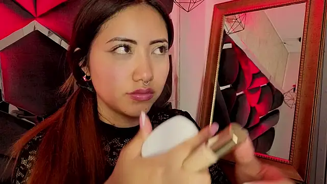 Chatroom XXX en direct de Saelivrae