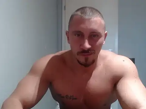 Angelofit1: διαδικτυακό σόου στην κάμερα