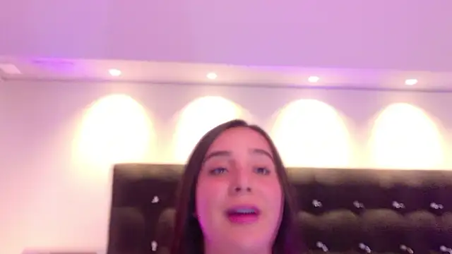 ValenScott1 Adlı Modelin Canlı XXX Sohbeti