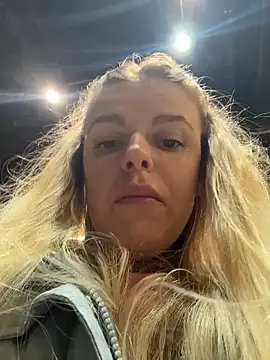 HarrietDart – Naživo XXX chat