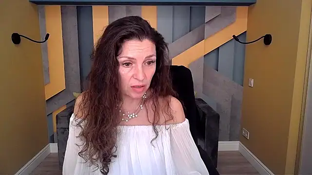 EllaLong's Live XXX Chat