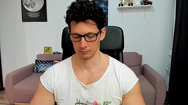 BrutusK08 Webcam show