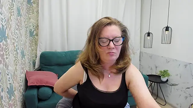 LeaPure Adlı Modelin Canlı XXX Sohbeti